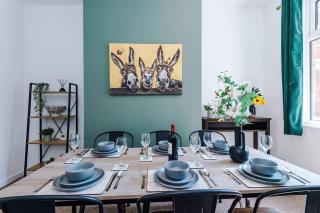 Stylish 2-Bed House by 53 Degrees Property, Perfect for Business Stays! - Crewe - 2