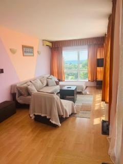 Apartments for guests "Einstein" - Golden Sands - 3