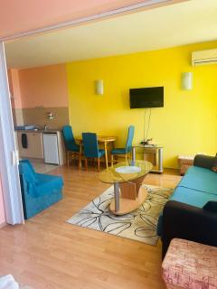 Apartments for guests "Einstein" - Golden Sands - 8