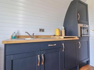 Honeypot Hideaways - Clover - Chester - 4