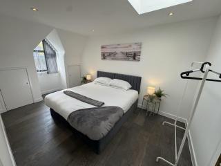 2BR Flat in Prime Location - Slough - 4
