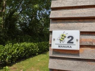 Honeypot Hideaways - Manuka - Chester - 8