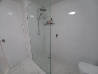 West Beach Lagoon 107 - Great Value - Perth - 6