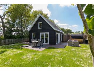 Family house with an ideal location, private terrace, garden and sauna - Vrouwenpolder - 5