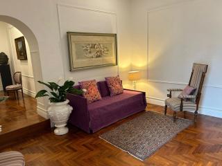 Derah Ari- Via Carlo Poerio,98 - Naples - 2