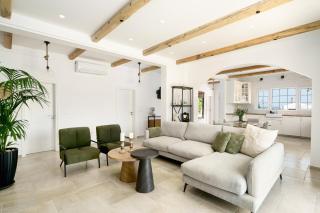 Villa Yammas, 5-Bedroom Stone Villa with Private Pool, Walking distance from Beach - Dhrámia - 4