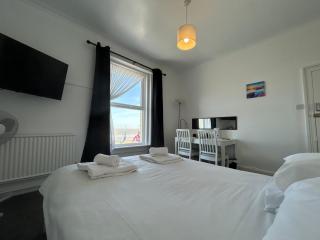 The Royal Clarence Hotel (on the Seafront) - Burnham on Sea - 9