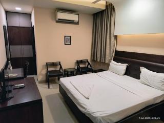 Hotel Golden Retreet - New Delhi - 0