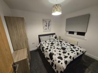 Peaceful four bed town house Free parking Windsor Heathrow - Slough - 6