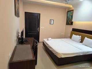 Hotel Golden Retreet - New Delhi - 1
