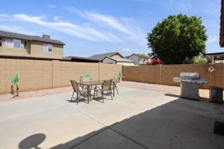 Dog Friendly Phoenix Home - Near Stadium & Westgate - Phoenix - 6