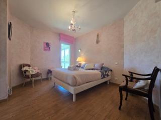 Belle villa 6 personnes - Piscine et parking privés - Terrasse - 3 chambres doubles - 5