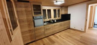 Newly Renovated 3 Bedroom Apartment with Beautiful Views - Gsteig - 1