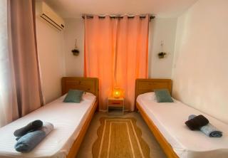 2-Bedroom Apt, 12mins Walk from Beach - LV10 - Flic en Flac - 2