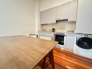 Apartment with a balcony, downtown, free parking by YBH - Vigo - 5