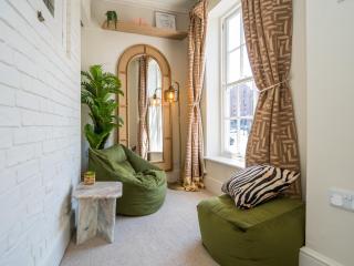 Trendy 2-bed escape in prime central location Pass the Keys - Shrewsbury - 9