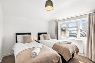 Western House - Sleeps 11 - 2 Bath - Free Parking - Brighton & Hove - 5