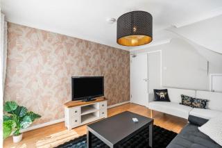 Western House - Sleeps 11 - 2 Bath - Free Parking - Brighton & Hove - 3