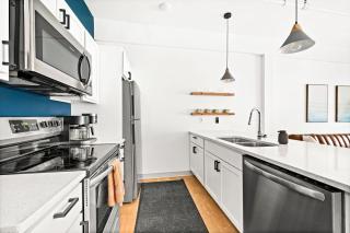 Modern Downtown Luxury Condo Enger Lofts 322 - Duluth - 8