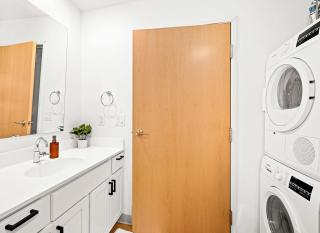 Modern Downtown Luxury Condo Enger Lofts 322 - Duluth - 4