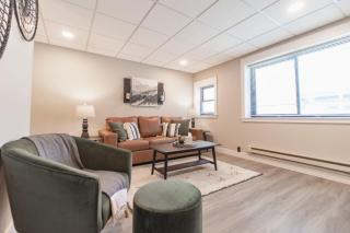 Urban Woods Retreat In the Heart of Downtown - Duluth - 6