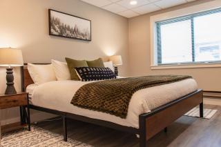 Urban Woods Retreat In the Heart of Downtown - Duluth - 1