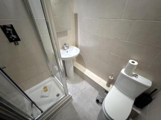 Spacious 2 Bed 2 Bath on Osborne Road - 5