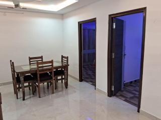 Premium 2BHK King Bed near Botanical park Flat 302 - Kondapur - 8