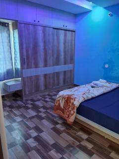 Premium 2BHK King Bed near Botanical park Flat 302 - Kondapur - 1