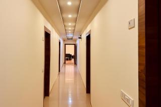 Hotel Yash Regency by JMD Group - 3
