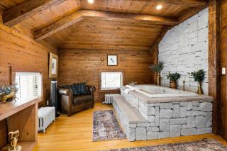 Equestrian Luxury Suite Jacuzzi Fireplace - Duluth - 0