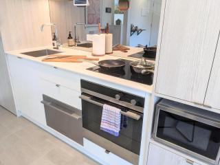 Bunduluk - Chic cosy apt, WiFi, Netflix, walk to food & shops - 2