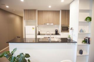 Currawang - King Bed, Massage Chair, WiFi, parking, Netflix - - 1