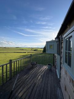 Shepherds Hut - Buxton - 9