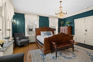 AG Thomson Suite w King Bed Sauna - Duluth - 0