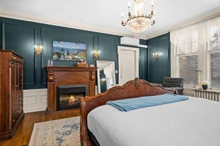 AG Thomson Suite w King Bed Sauna - Duluth - 5