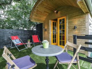Under the Oak Tree Shepherd's Hut - 9