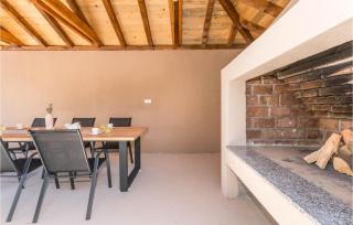 Gorgeous Home In Sikovo With Wifi - 3