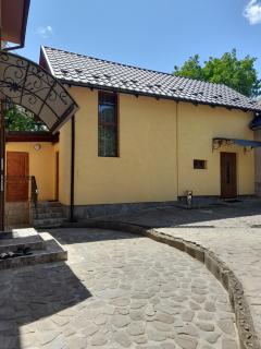 Dva Opryshka - 6
