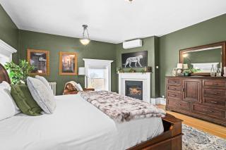 Roosevelt Suite w Jacuzzi Fireplace - Duluth - 9