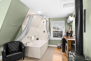 Brule River Suite w Jacuzzi Sauna - Duluth - 9