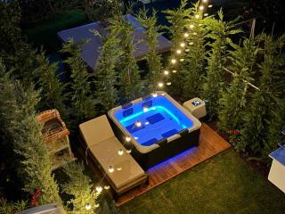Cozy One-Bedroom Apartment with Jacuzzi, Garden & BBQ - Nea Kallikratia - 0