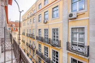 Rooms in Modern and Pleasant Shared Apartment, Santo Antônio Church in Lisbon - 9