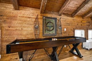 Coachmans Luxury Suite w Jacuzzi Fireplace - Duluth - 3