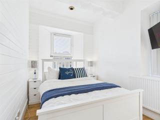 Torquay Marina Escape - Sleeps 8 - Free Parking - Torquay - 4