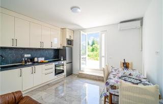 Lovely Apartment In Ponikve - - 7