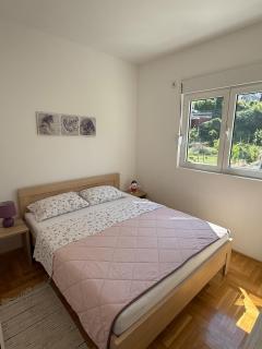 Cozy Apartment with Private Garage - Walk to City Center - 6