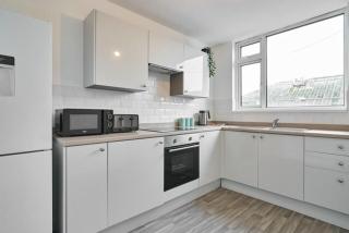 Esmerelda - Sleeps 8 - Contractors - Free Parking - Bristol - 3