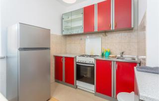 Awesome Apartment In Cernik With Wifi - 2