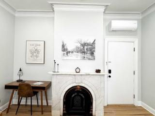 Jennifer's Spa-Like Historic Broadway Getaway - Providence - 8